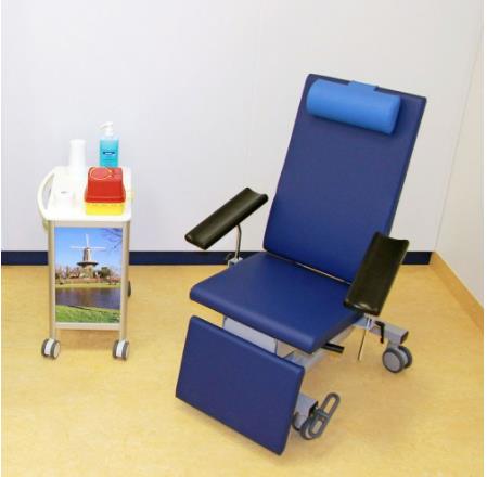 Prikstoel, Medisit Arteria 631,met prikarmen en zonder hoofdsteun.